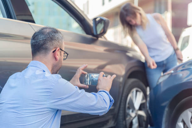 Professional Commercial Auto Insurance technician working in Bratenahl, OH